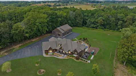 6704 Highway 52, W Lafayette TN 37083