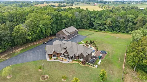 6704 Highway 52, W Lafayette TN 37083