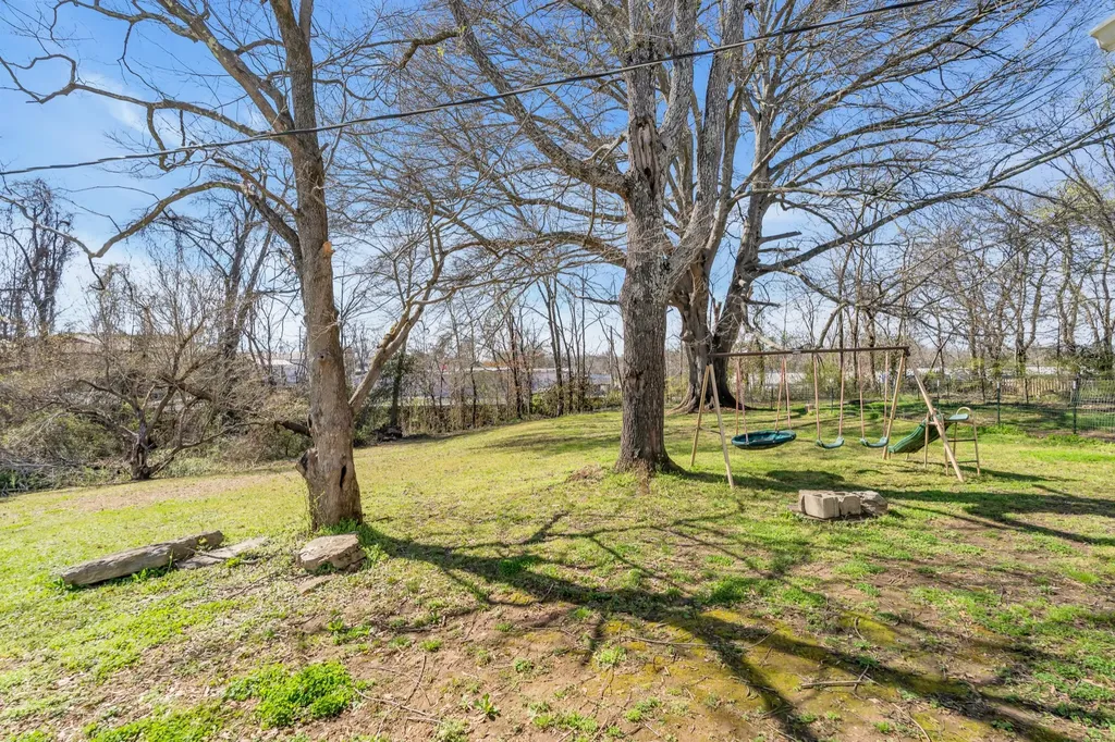 111 College Avenue Centerville TN 37033