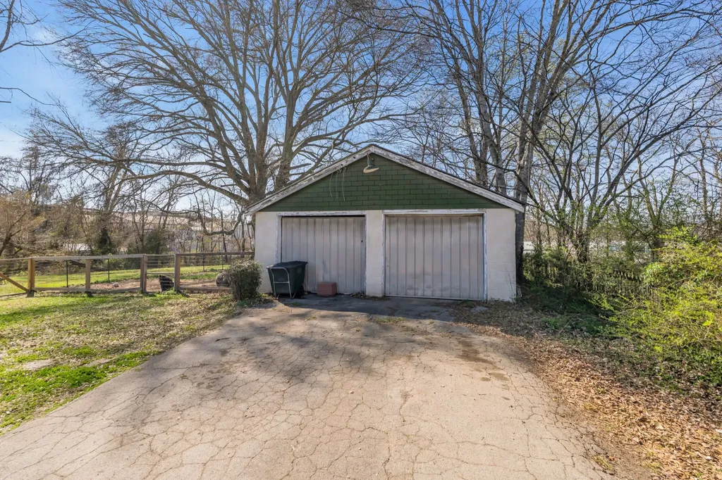 111 College Avenue Centerville TN 37033