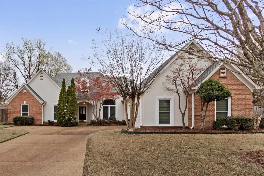8863 Toth Cove Cordova TN 38016