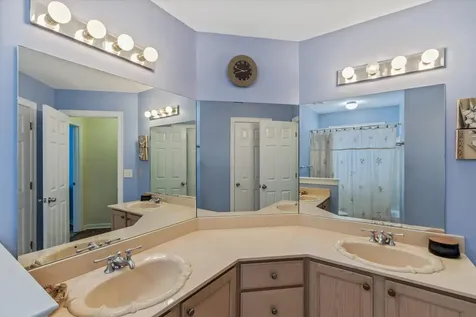 8863 Toth Cove Cordova TN 38016