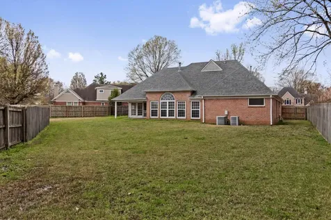 8863 Toth Cove Cordova TN 38016