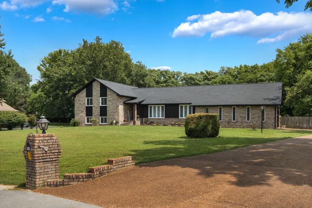 1025 Claremont Drive Columbia TN 38401