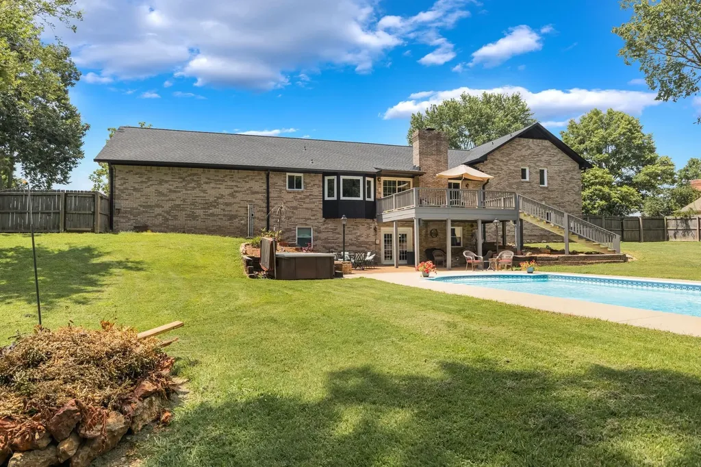 1025 Claremont Drive Columbia TN 38401