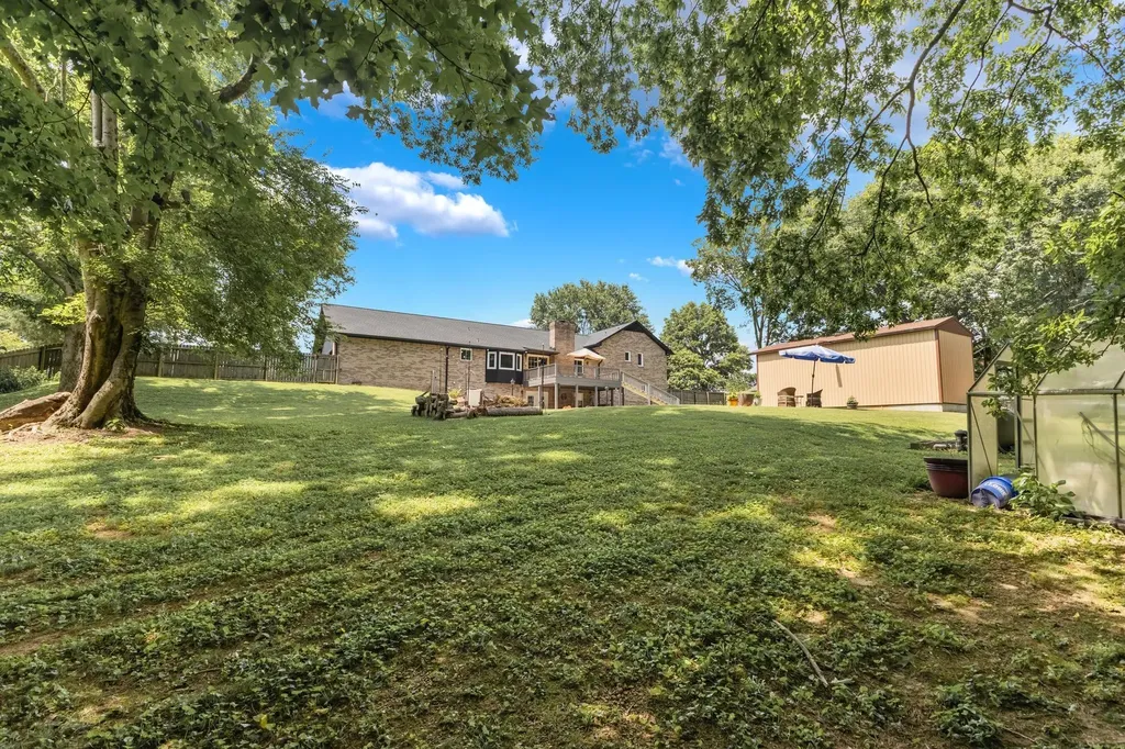 1025 Claremont Drive Columbia TN 38401