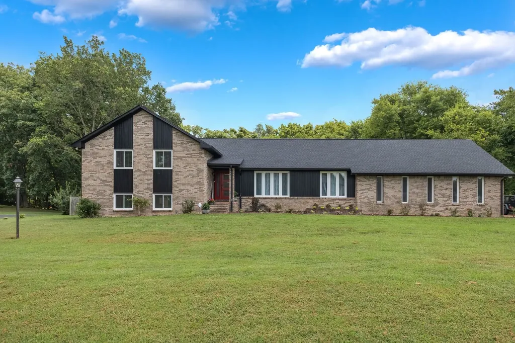 1025 Claremont Drive Columbia TN 38401