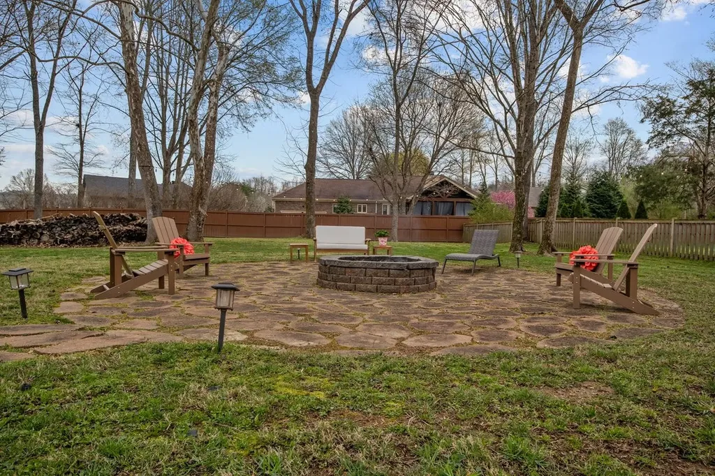 465 Harpeth Meadows Drive Kingston Springs TN 37082