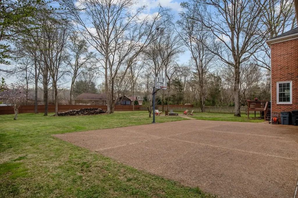 465 Harpeth Meadows Drive Kingston Springs TN 37082