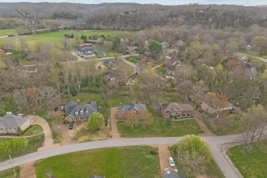 465 Harpeth Meadows Drive Kingston Springs TN 37082