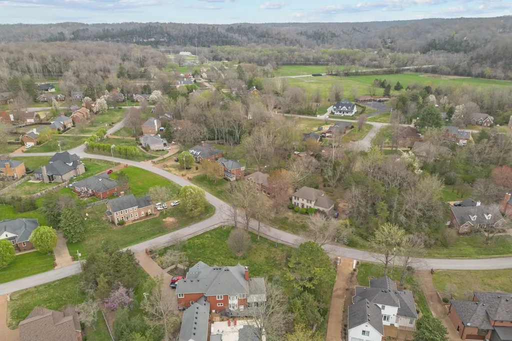 465 Harpeth Meadows Drive Kingston Springs TN 37082