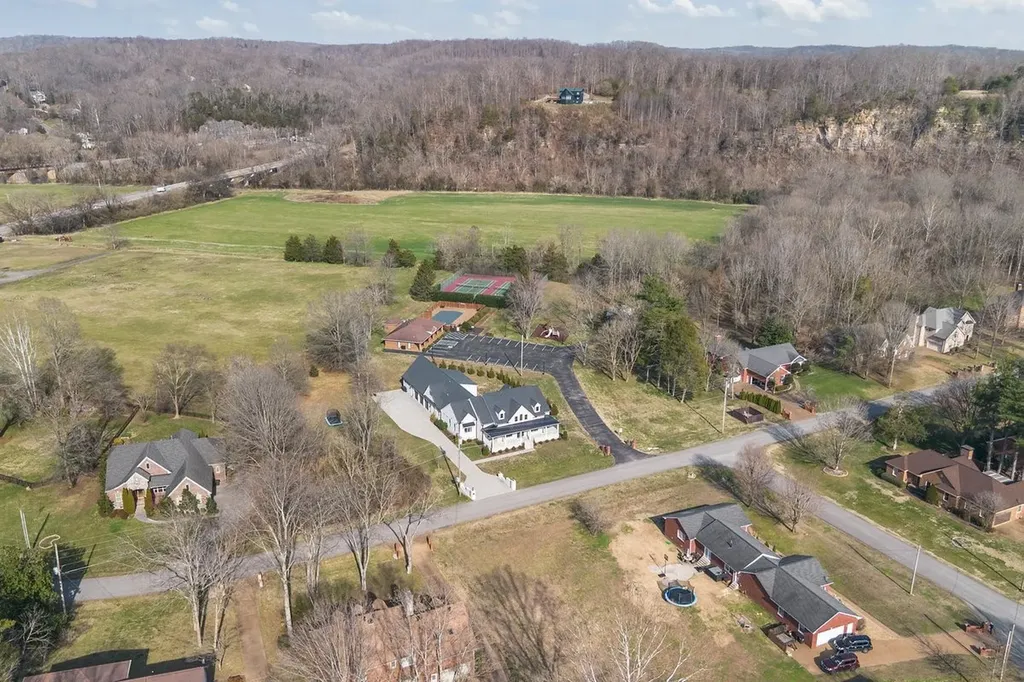 465 Harpeth Meadows Drive Kingston Springs TN 37082