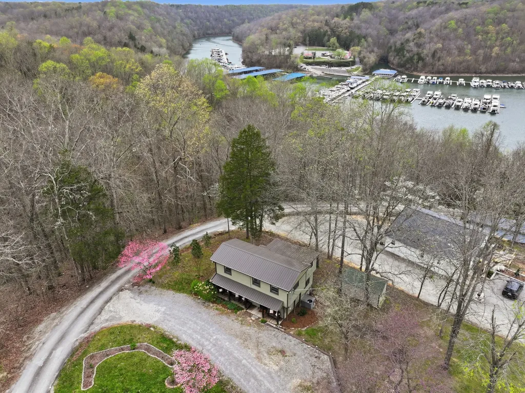 716 Still Point Road Smithville TN 37166