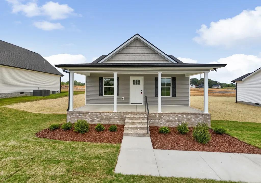 935 Wilkie Street N Mc Ewen TN 37101