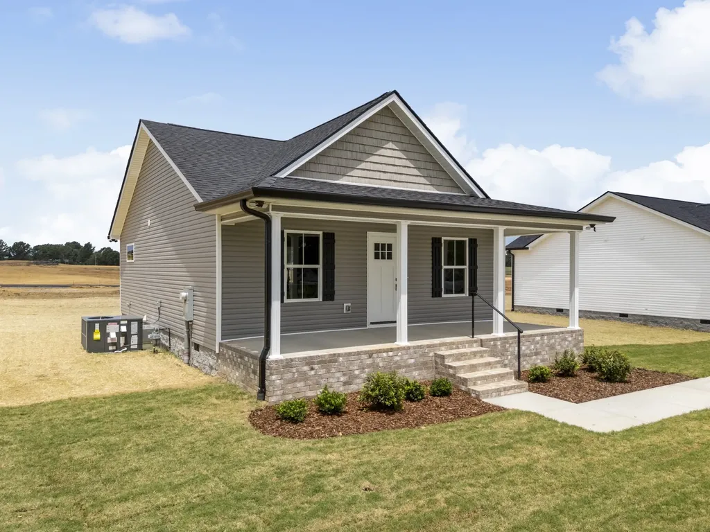 935 Wilkie Street N Mc Ewen TN 37101