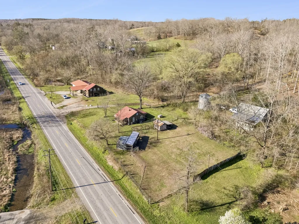 852 Highway 100, W Centerville TN 37033