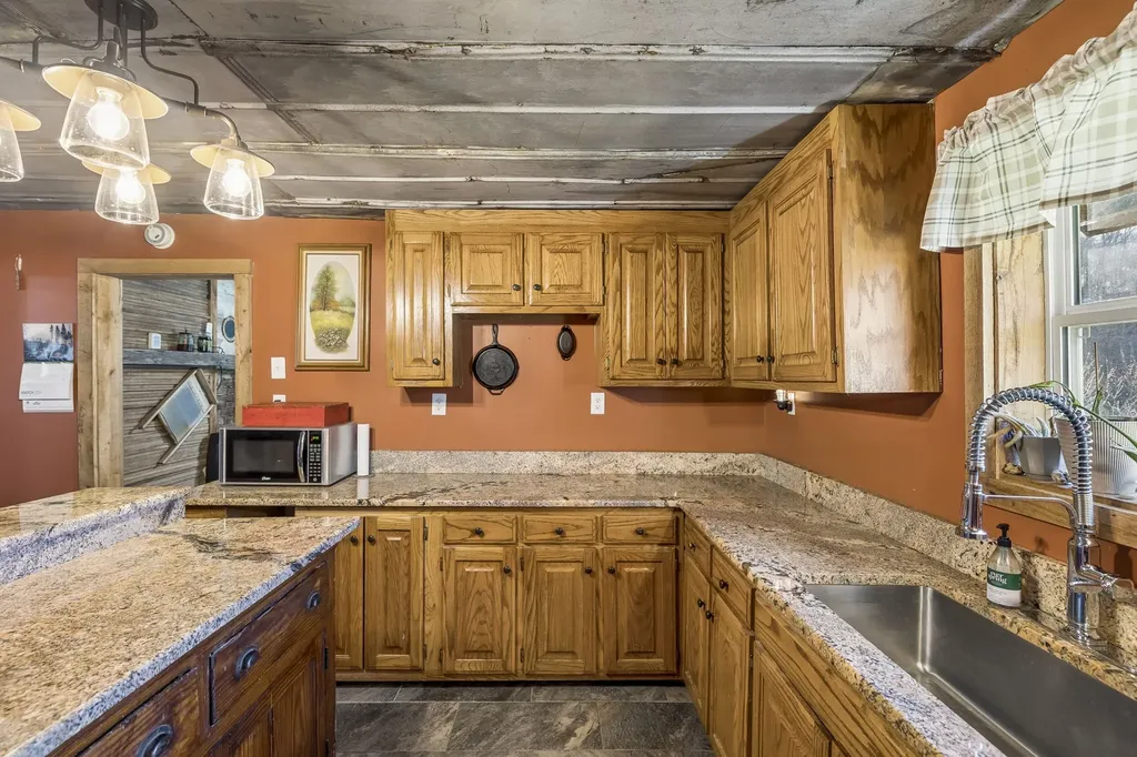 852 Highway 100, W Centerville TN 37033