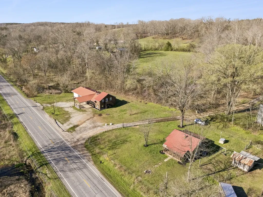 852 Highway 100, W Centerville TN 37033
