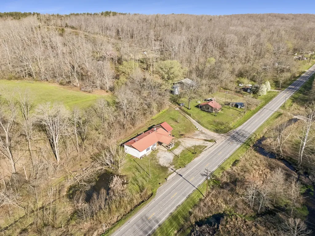 852 Highway 100, W Centerville TN 37033