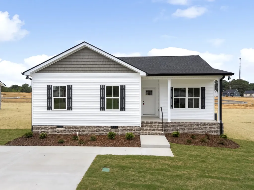 945 Wilkie Street N Mc Ewen TN 37101