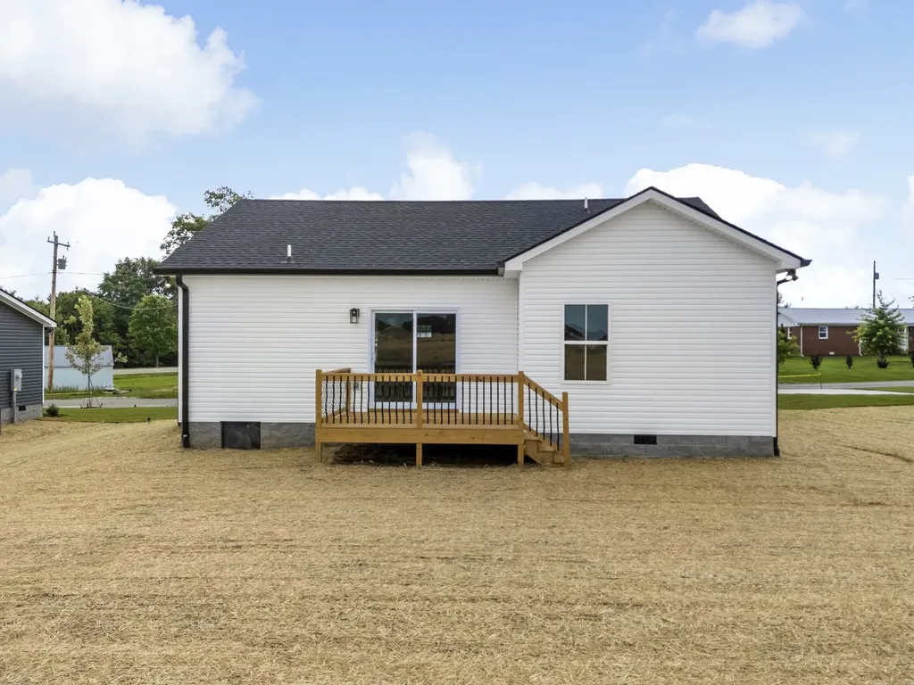 945 Wilkie Street N Mc Ewen TN 37101