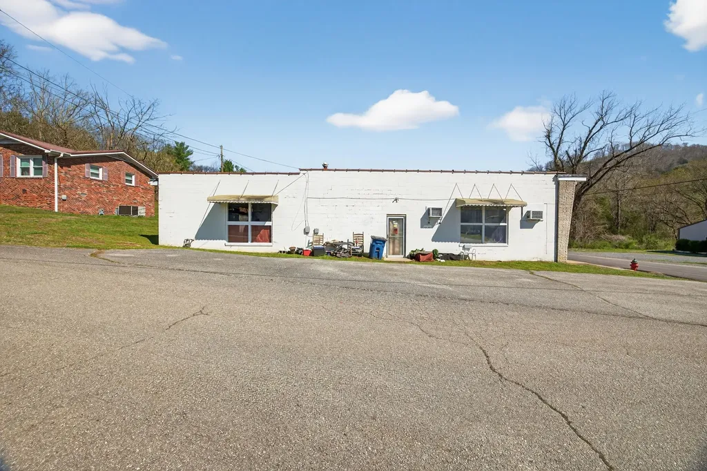 701 N Murray Street Gainesboro TN 38562