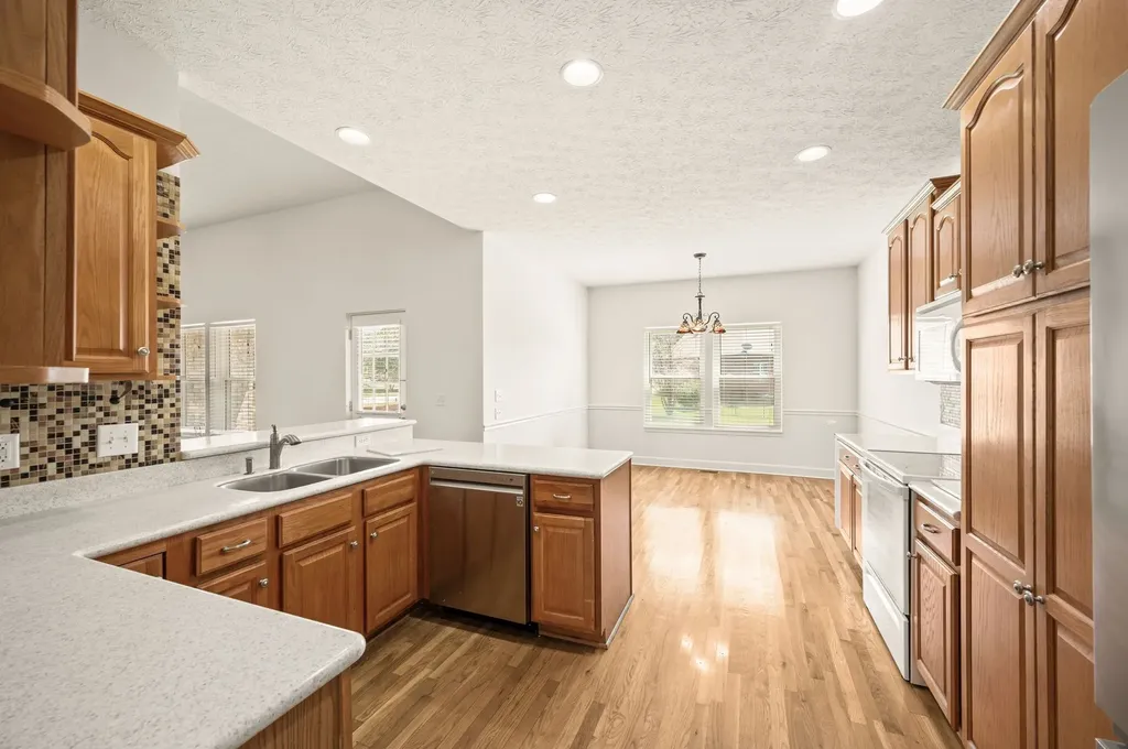 2114 London Lane Greenbrier TN 37073