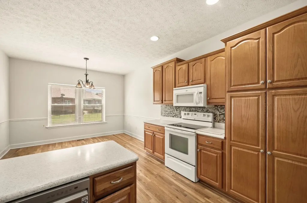 2114 London Lane Greenbrier TN 37073