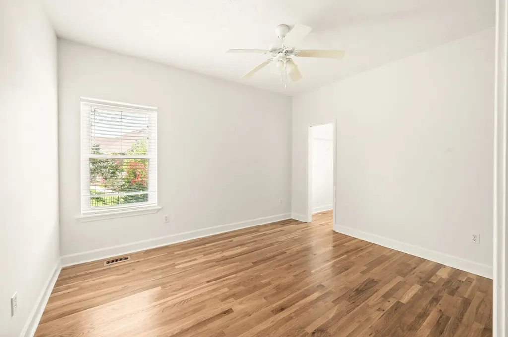 2114 London Lane Greenbrier TN 37073