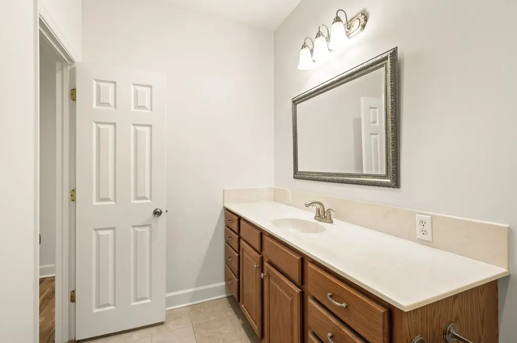 2114 London Lane Greenbrier TN 37073
