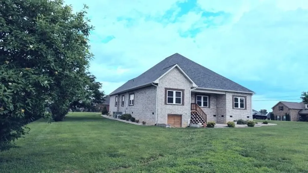 2114 London Lane Greenbrier TN 37073