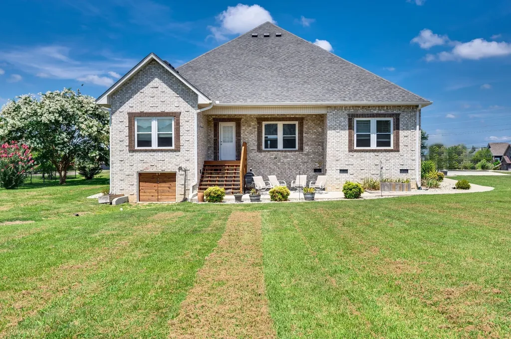 2114 London Lane Greenbrier TN 37073
