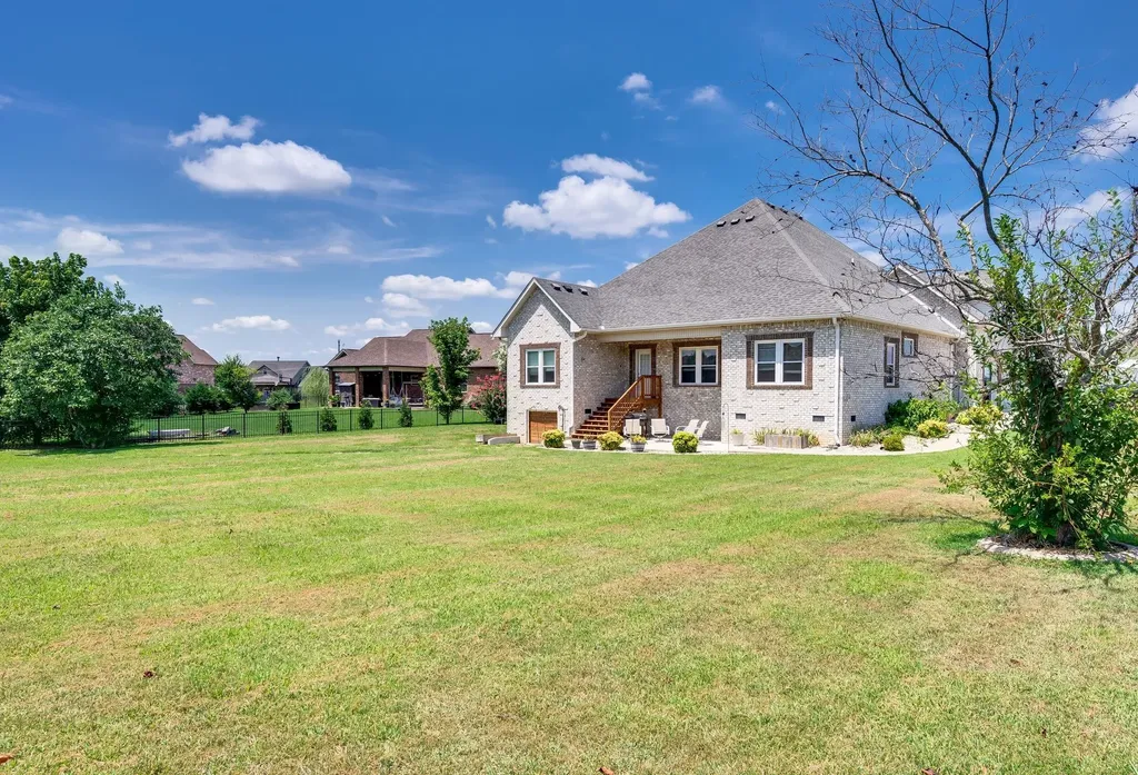 2114 London Lane Greenbrier TN 37073