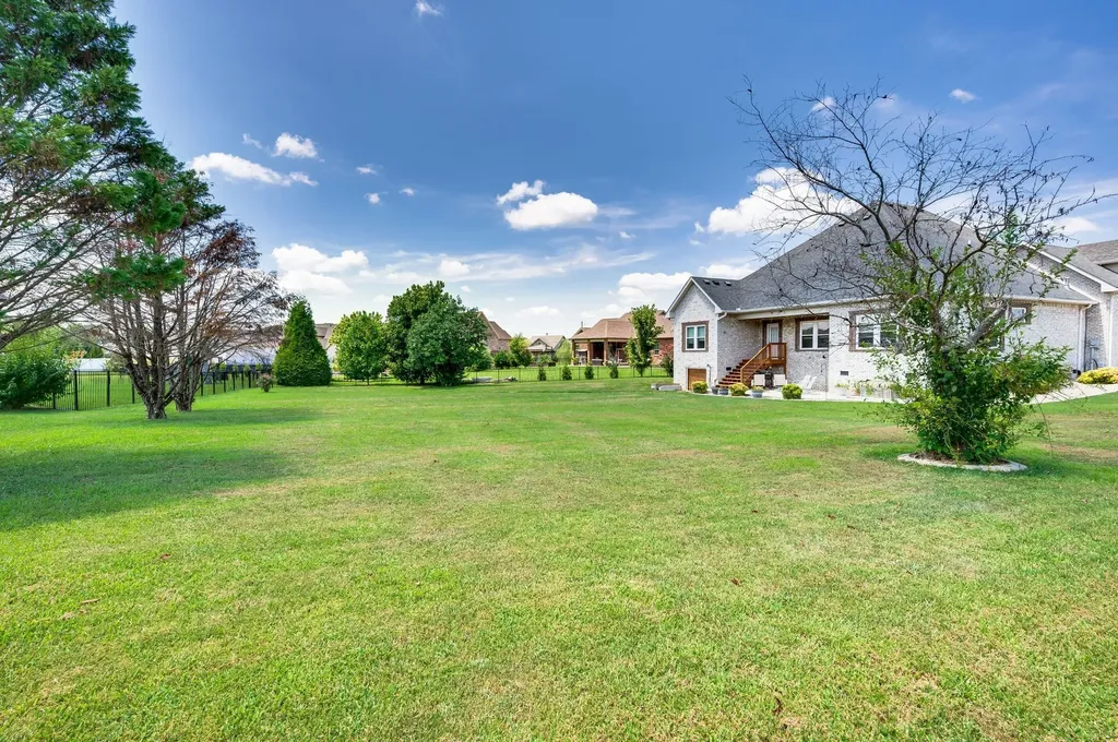 2114 London Lane Greenbrier TN 37073