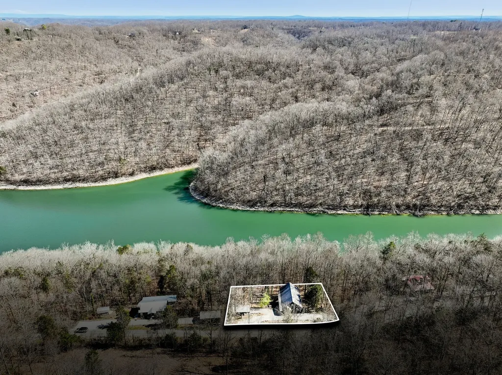 1337 Lakeside Drive Smithville TN 37166