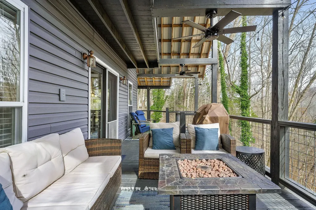 1337 Lakeside Drive Smithville TN 37166