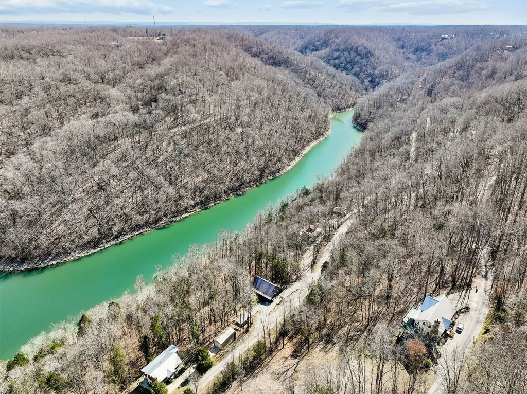 1337 Lakeside Drive Smithville TN 37166