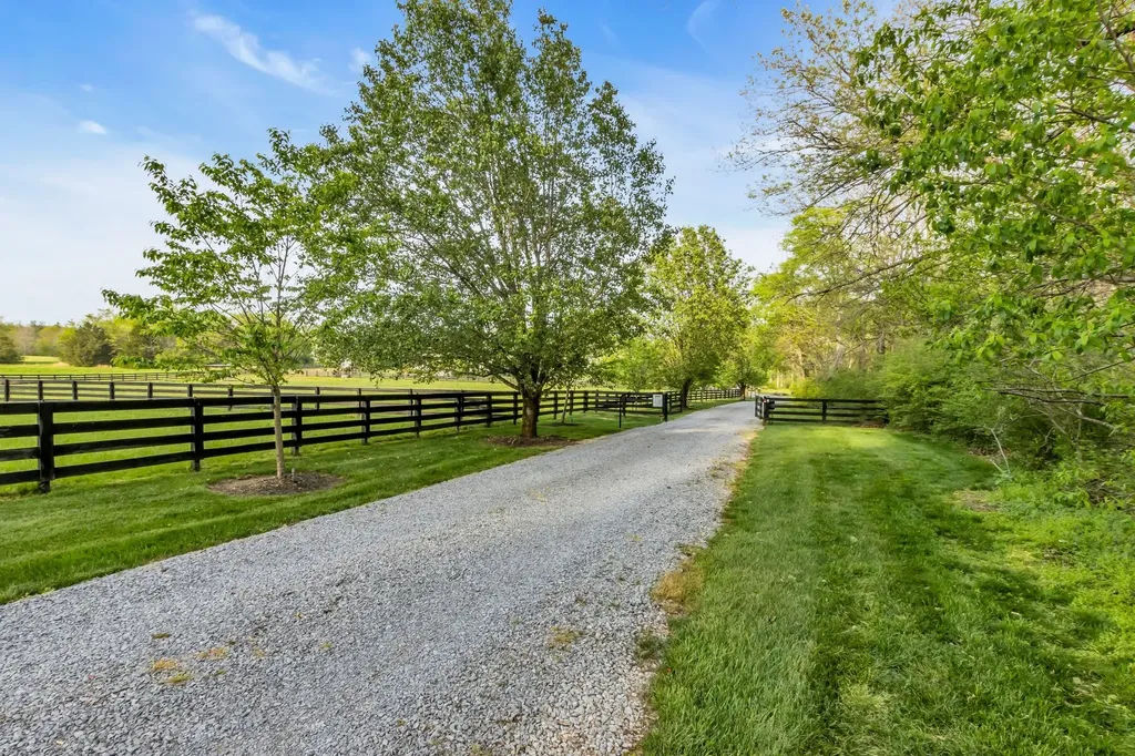 6314 Mcdaniel Road College Grove TN 37046
