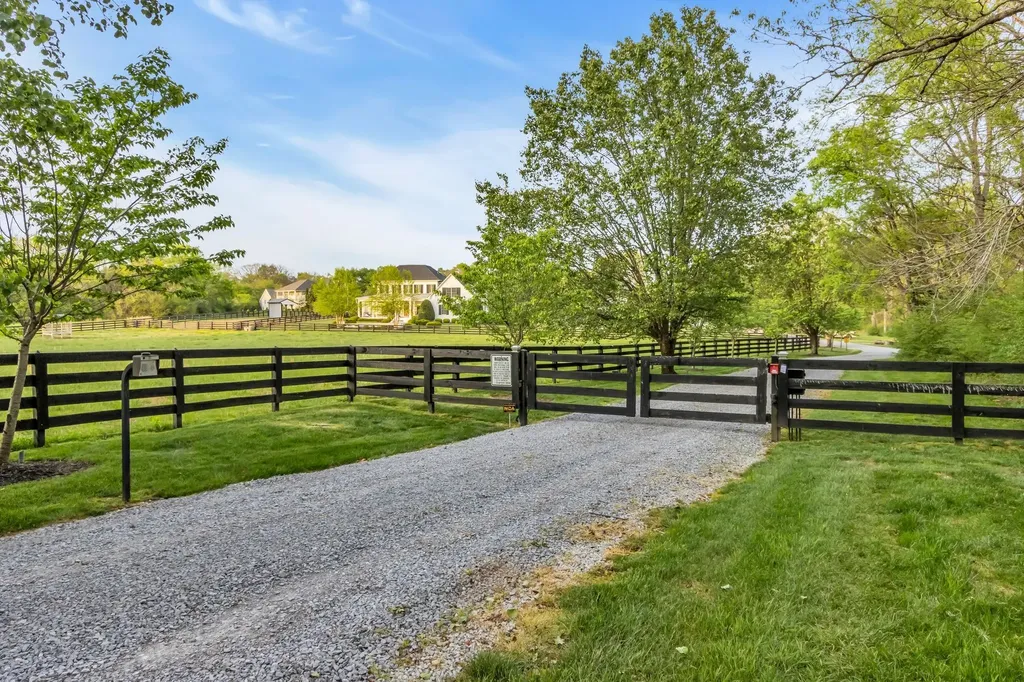 6314 Mcdaniel Road College Grove TN 37046