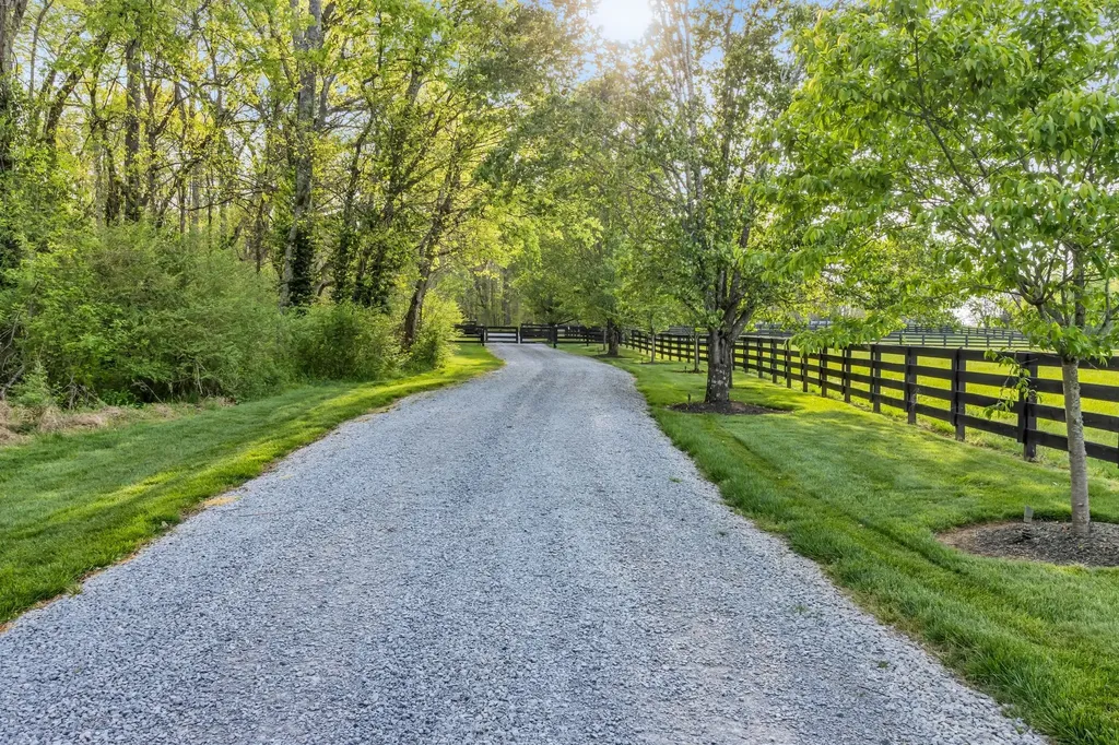 6314 Mcdaniel Road College Grove TN 37046