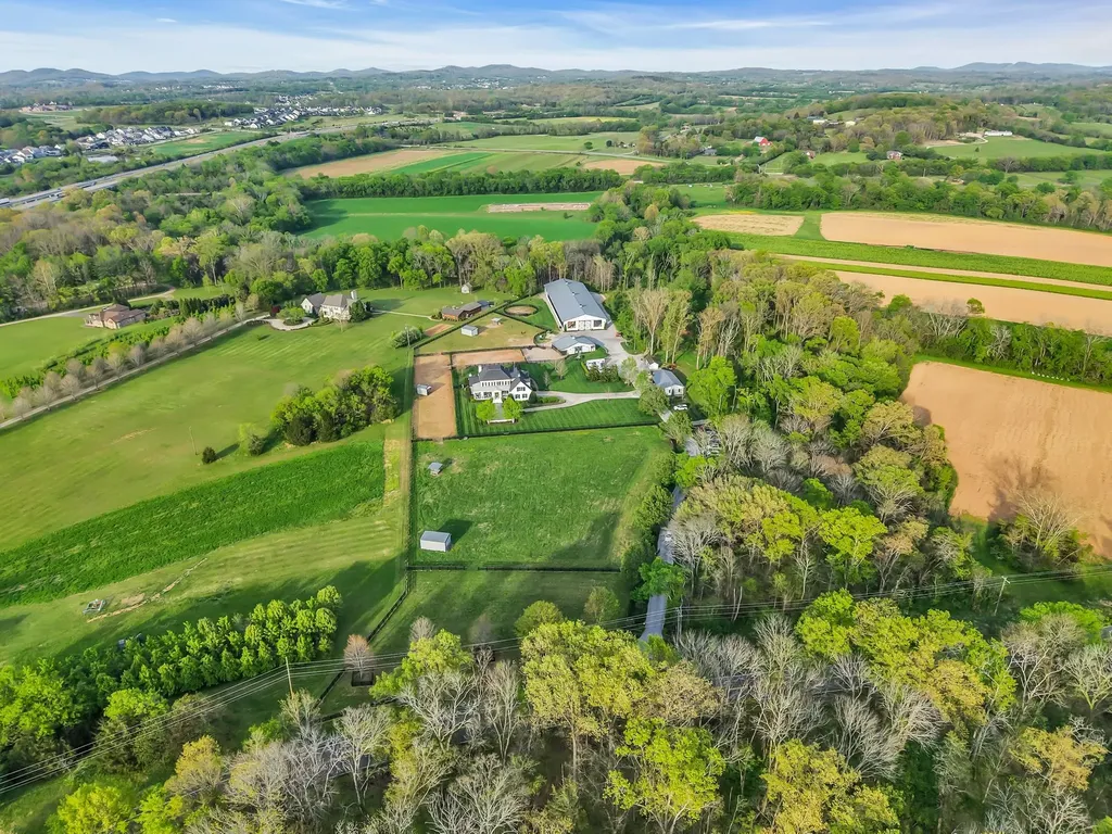 6314 Mcdaniel Road College Grove TN 37046