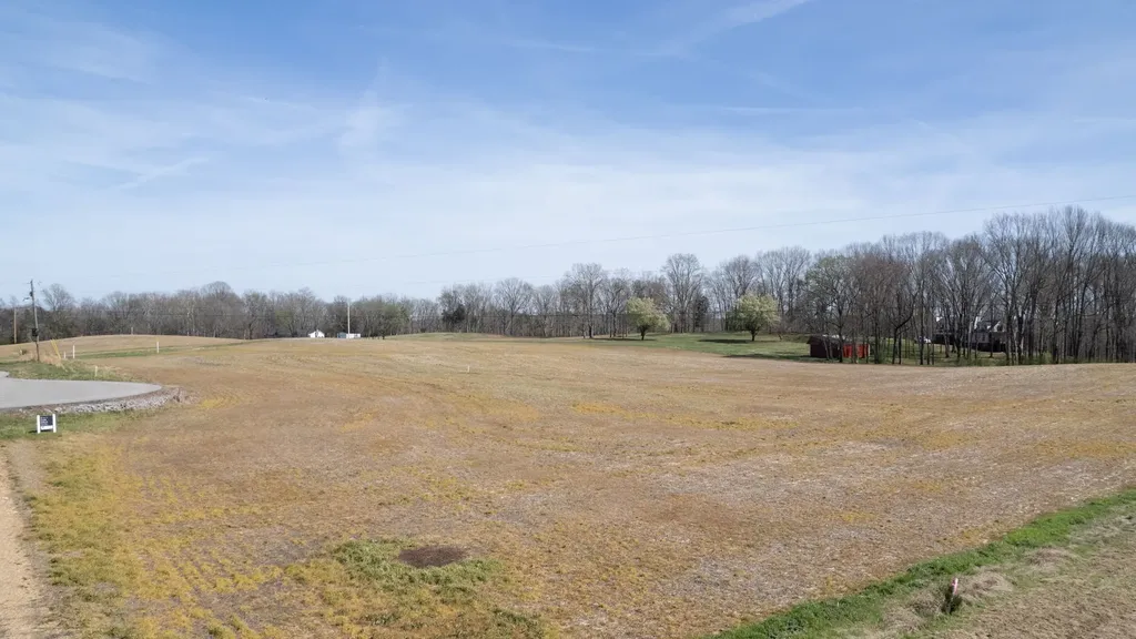 1111 E Robertson Road Castalian Springs TN 37031