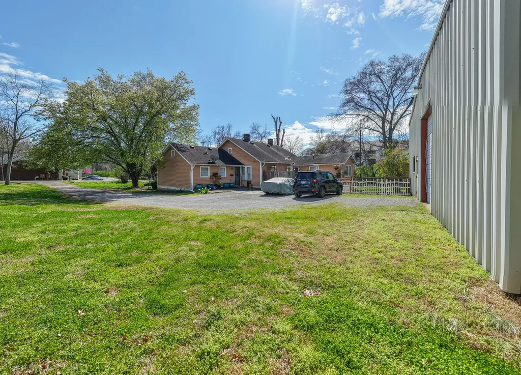 7114 Old Harding Pike Nashville TN 37221