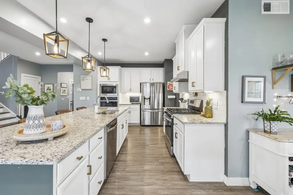 3037 Persimmon Street Columbia TN 38401