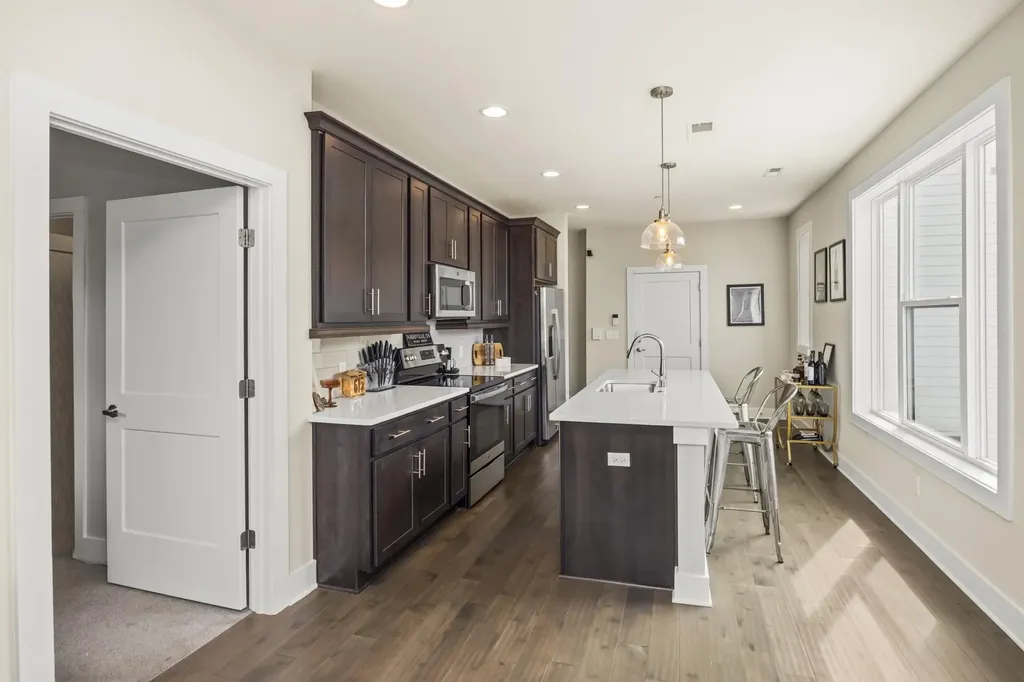 519 27th Ave, N Nashville TN 37209