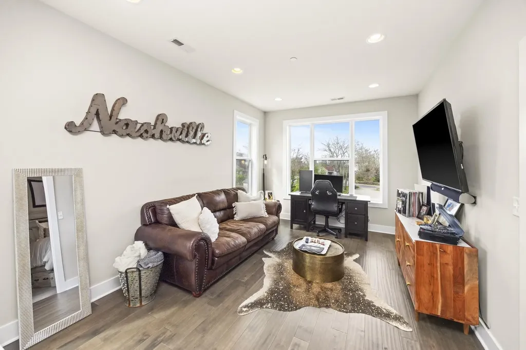 519 27th Ave, N Nashville TN 37209