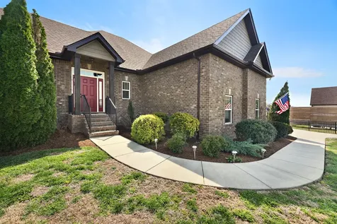 1027 Caballo Trail Gallatin TN 37066