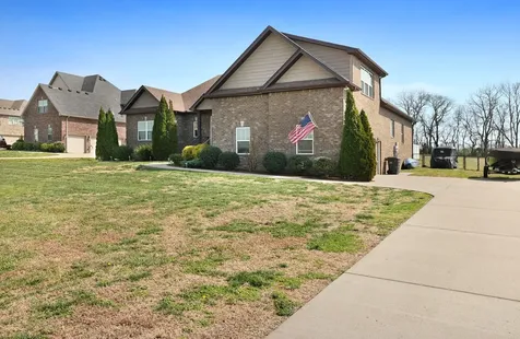 1027 Caballo Trail Gallatin TN 37066