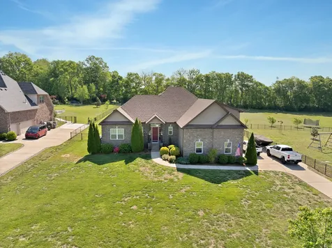 1027 Caballo Trail Gallatin TN 37066