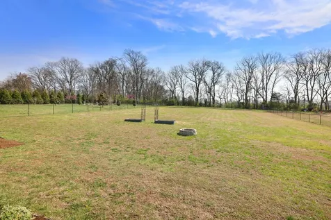 1027 Caballo Trail Gallatin TN 37066